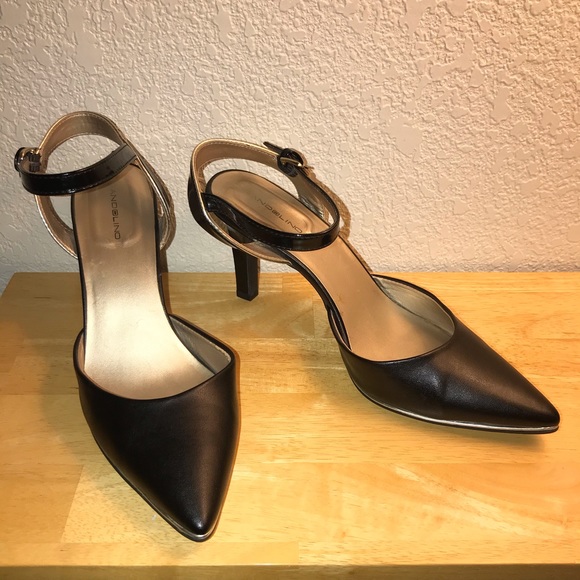 bandolino black heels
